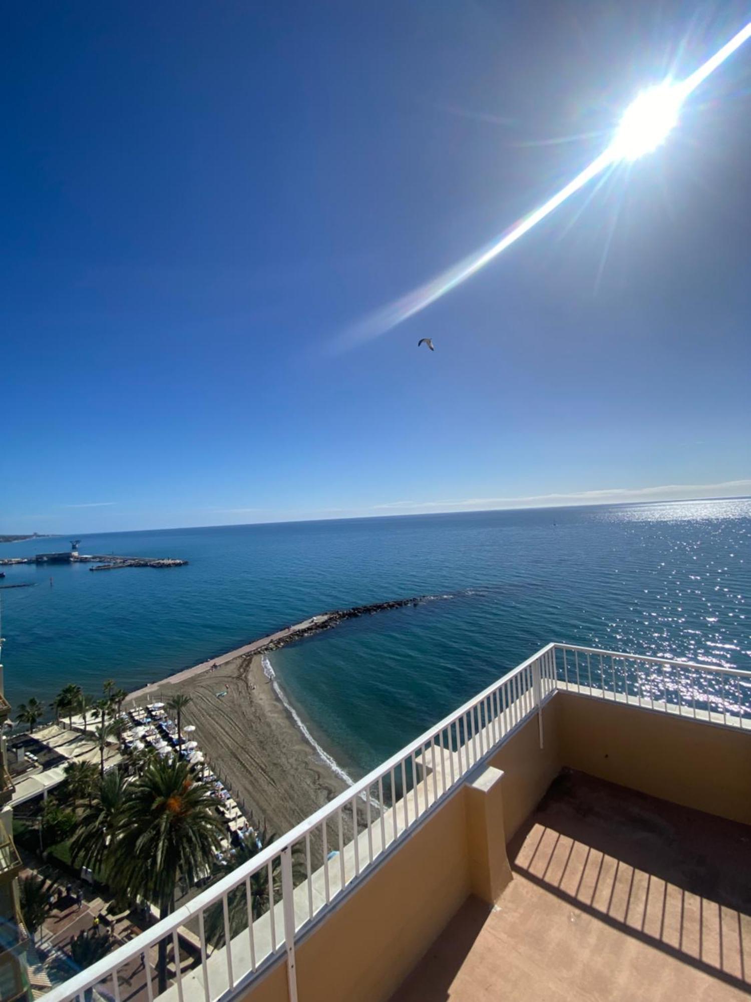 Marbella Beachfront Edificio Mayoral Primera Linea De Playa Y Centro Ciudad Con Barco Opcional Buitenkant foto