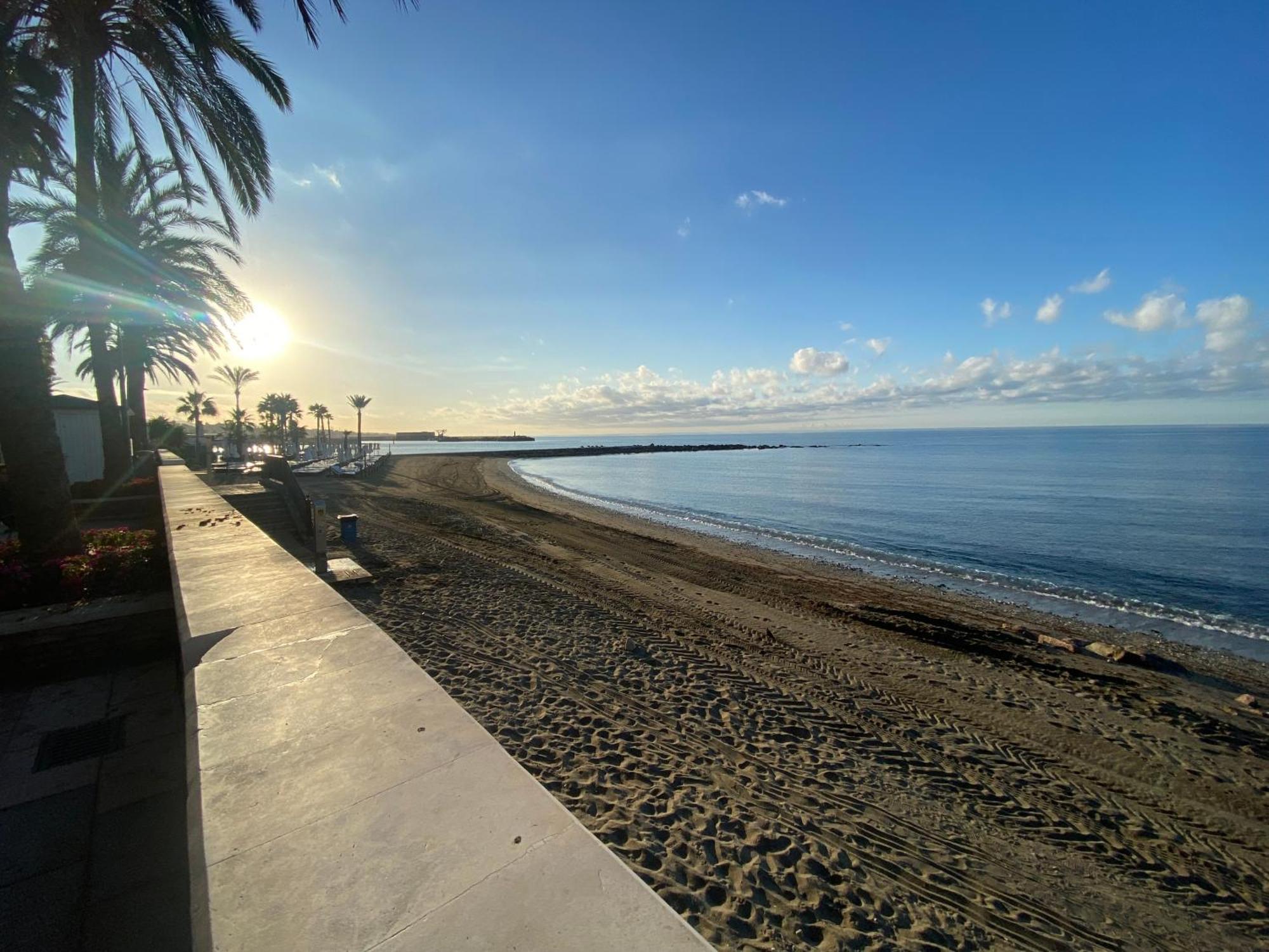 Marbella Beachfront Edificio Mayoral Primera Linea De Playa Y Centro Ciudad Con Barco Opcional Buitenkant foto